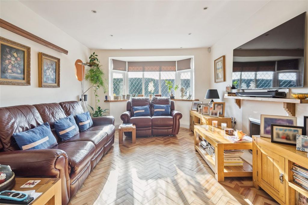 Property photo 3 of 19