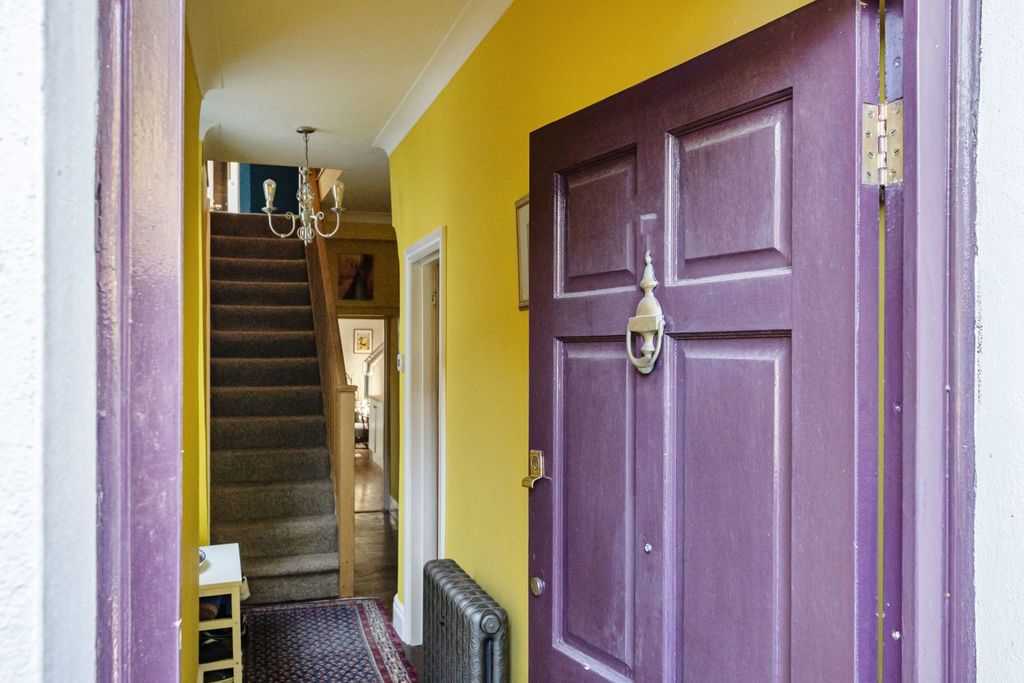 Property photo 3 of 23