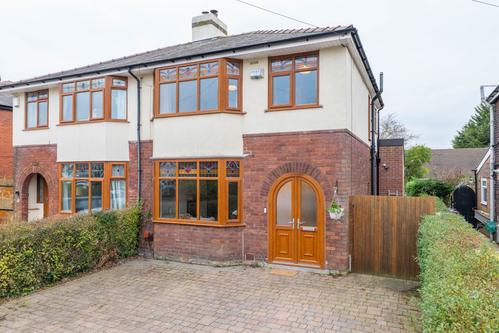 Property photo 1 of 16 Front