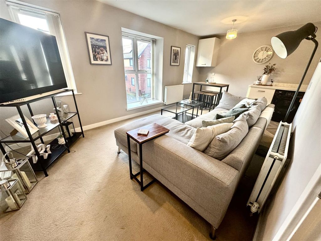 Property photo 3 of 9 Tempimagejgq9Ju.Jpg