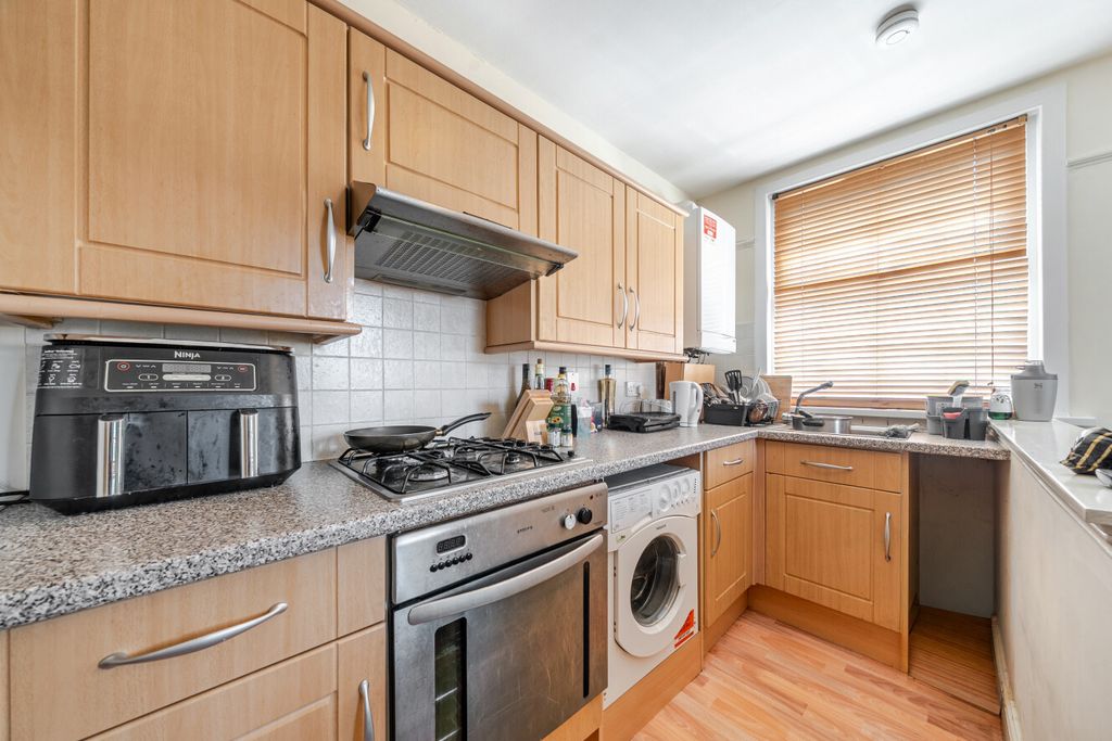 Property photo 2 of 9 1487288-11-6A47A5...