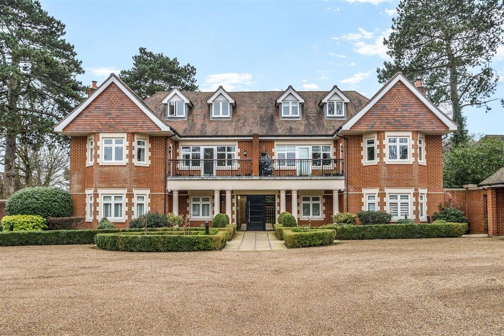 Property photo 1 of 20 Front