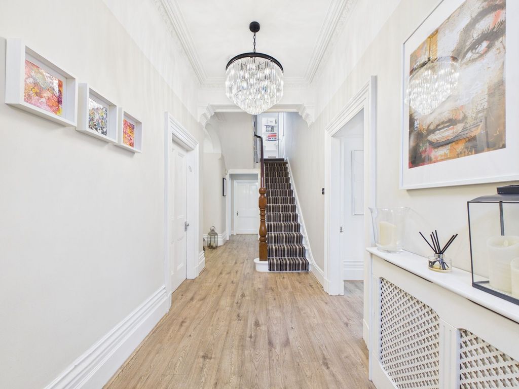 Property photo 2 of 60