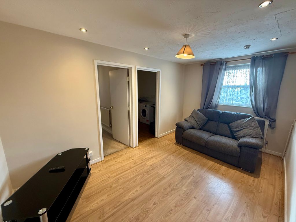 Property photo 2 of 6