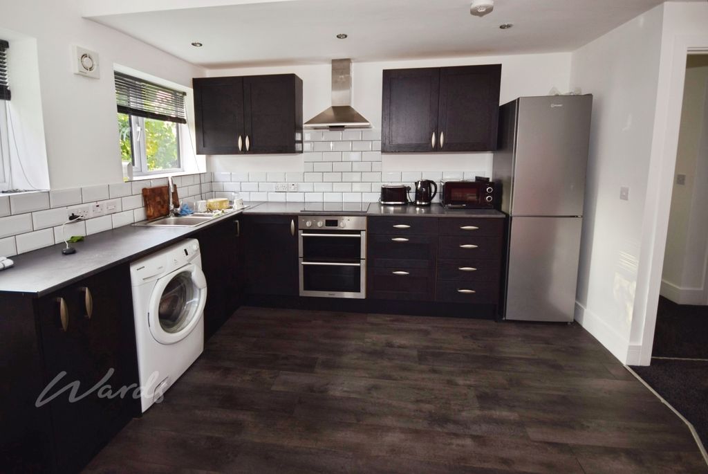 Property photo 2 of 8 Apple Tree Kitchen