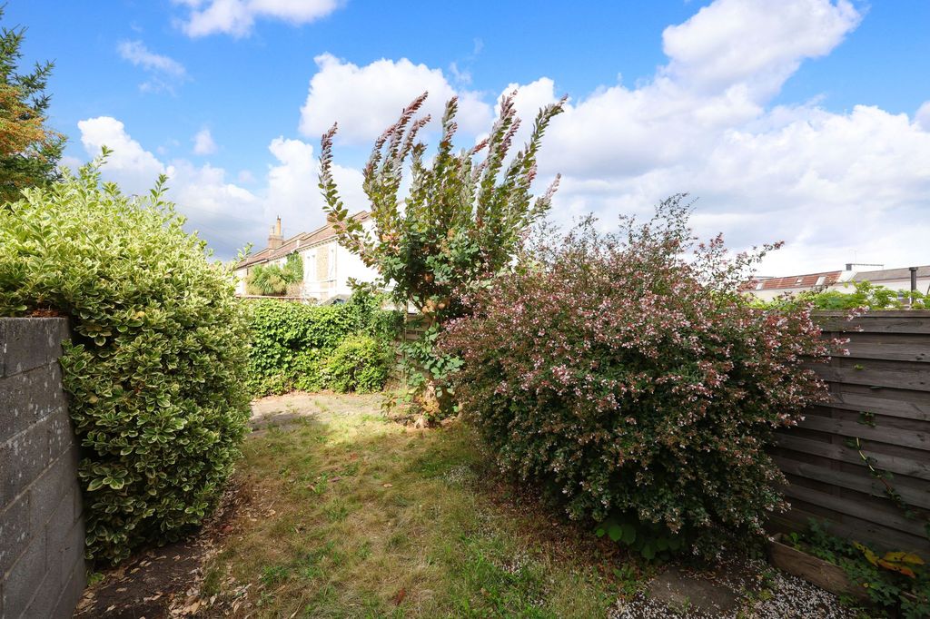 Property photo 3 of 15