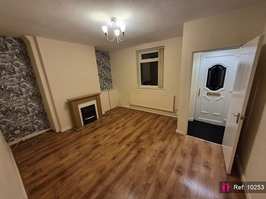 Property photo 2 of 14