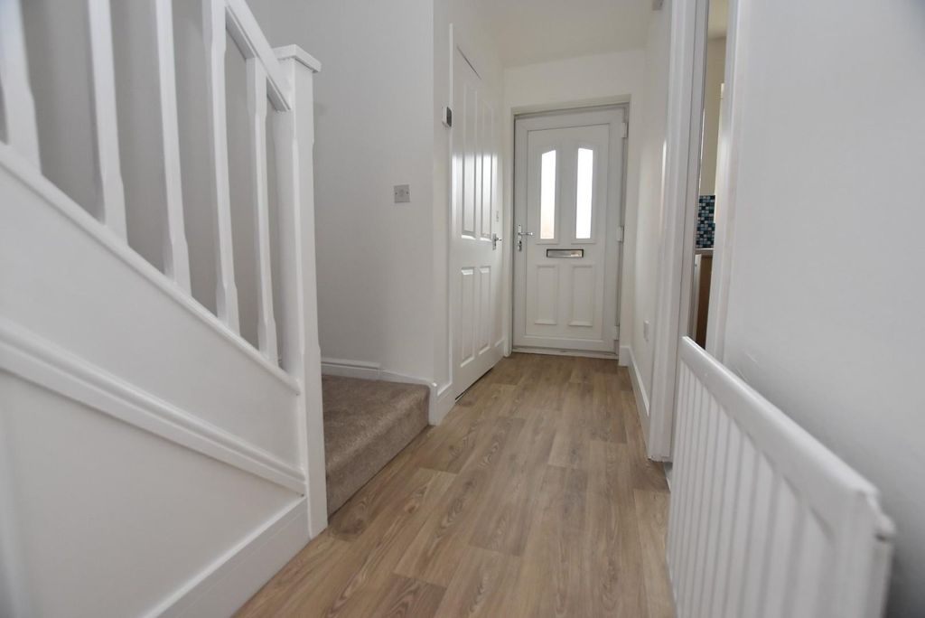 Property photo 2 of 7 Hall.Jpg
