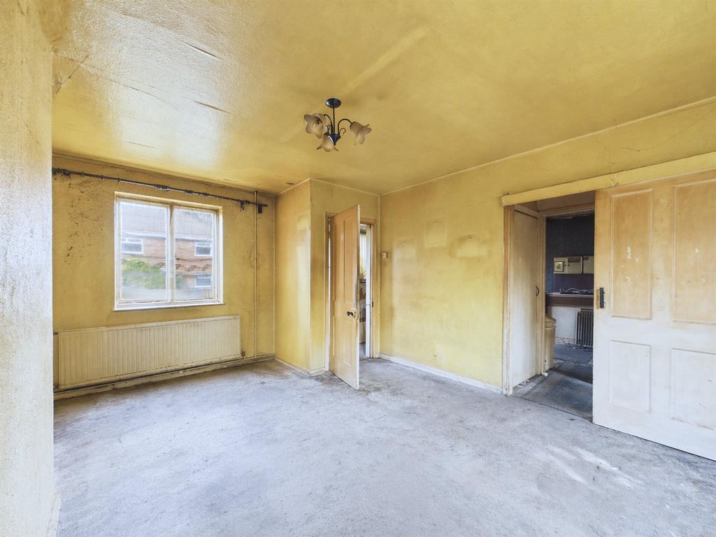 Property photo 2 of 13 Three Bedroom House For Auction, Speedwell (1).Png
