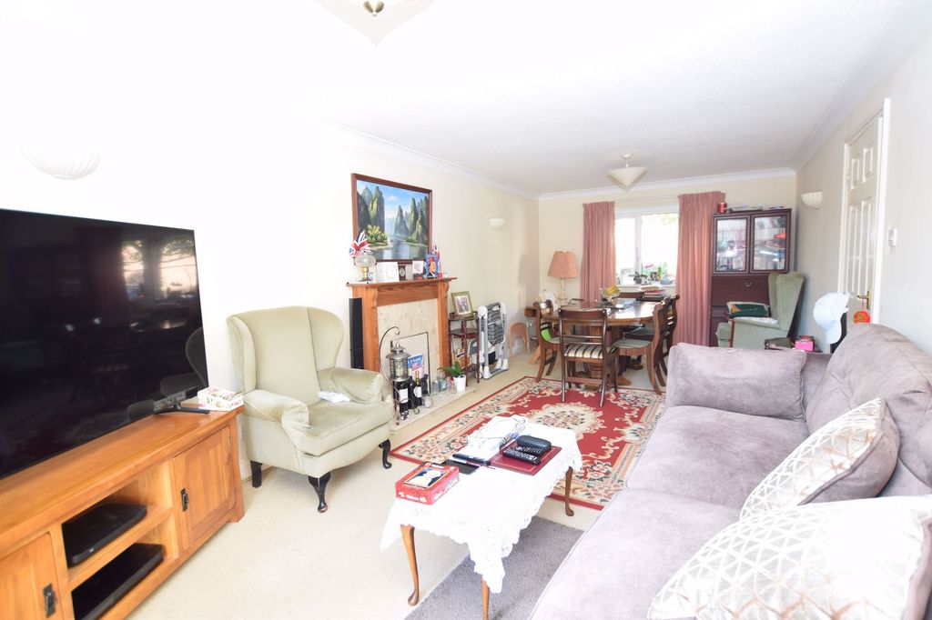 Property photo 3 of 12