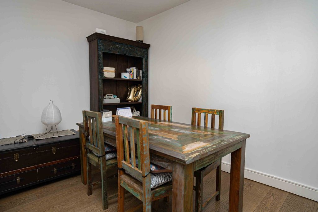 Property photo 2 of 14 Picture No. 24