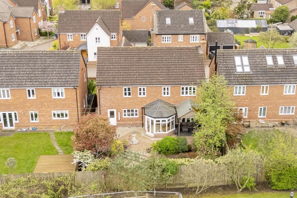 Property photo 2 of 33 3_Jubilee_Court_44.Jpg