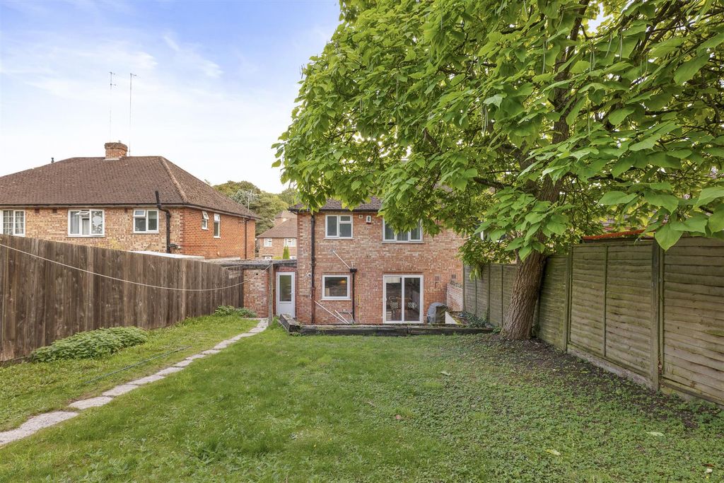 Property photo 2 of 15 433 Micklefield Road, Hp13 7Hz-12.Jpg