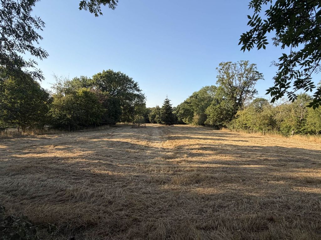Property photo 1 of 5