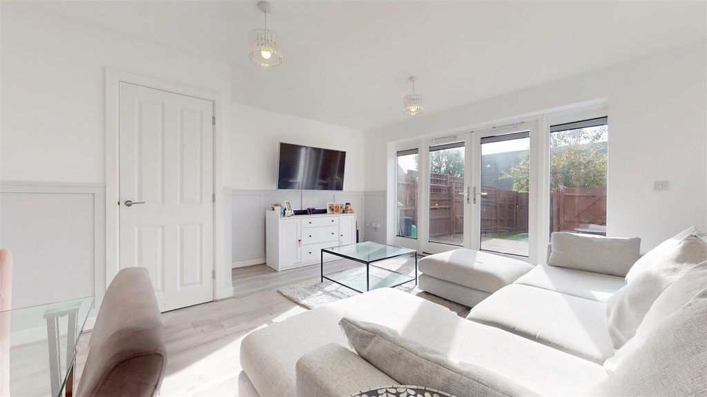 Property photo 2 of 22 10232025_225726.Jpg