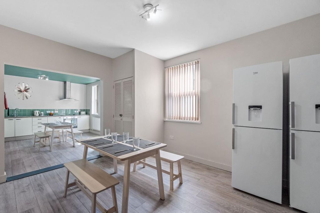 Property photo 3 of 21 Kitchen Diner.Jpg