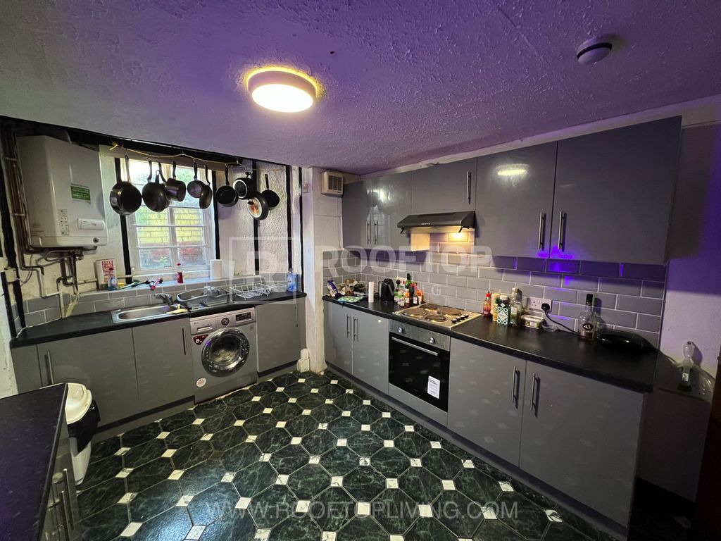 Property photo 2 of 22 Property Photo