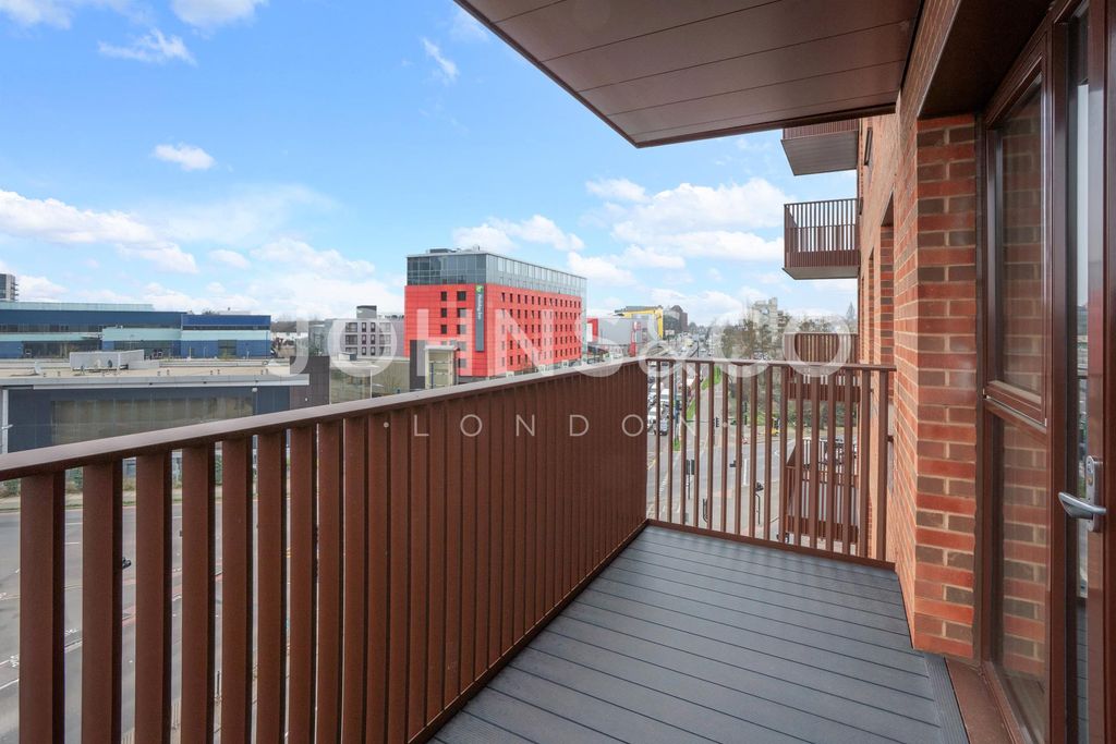 Property photo 2 of 9