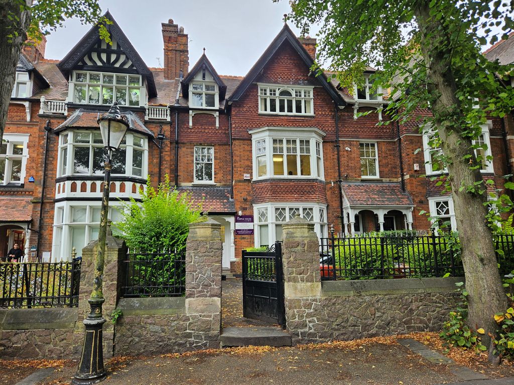 Property photo 1 of 2