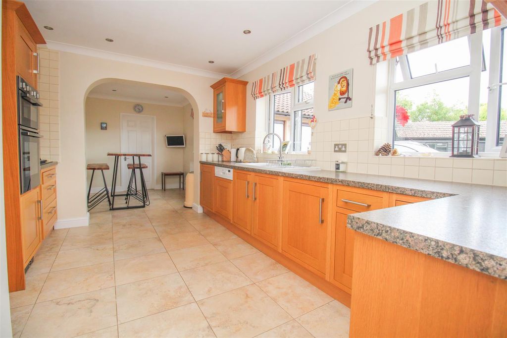 Additional image 9 of 5 bed detached house for saleCommonside Road, Harlow CM18