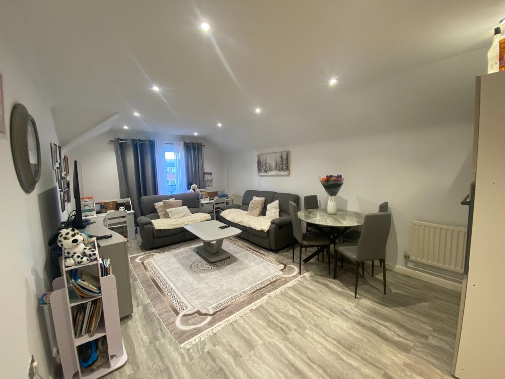 Property photo 1 of 7 Photo 8