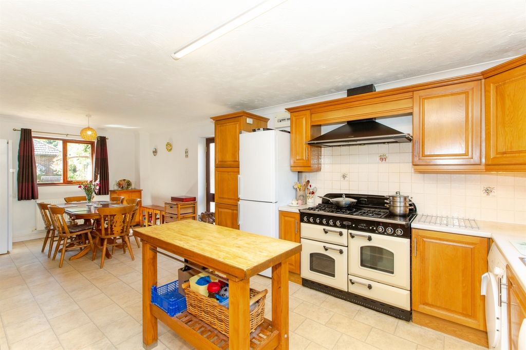 Property photo 2 of 15