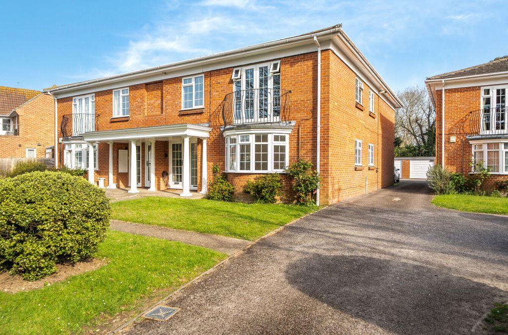 Property photo 1 of 3 External