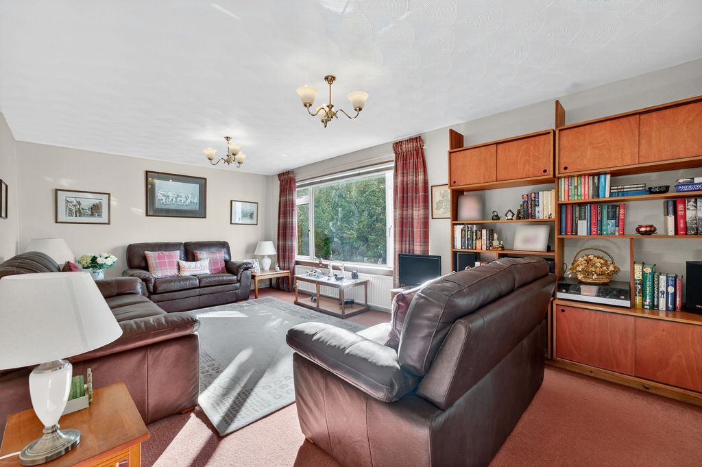 Property photo 3 of 31