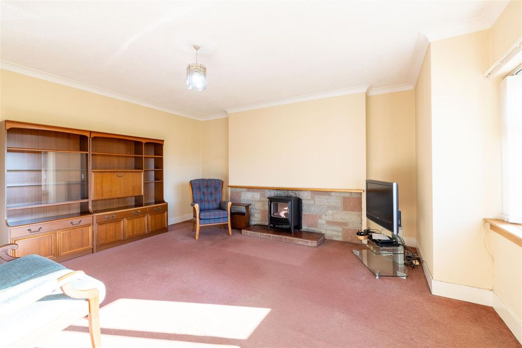 Property photo 2 of 18 9 Saucher Village Kinrossie-1.Jpg