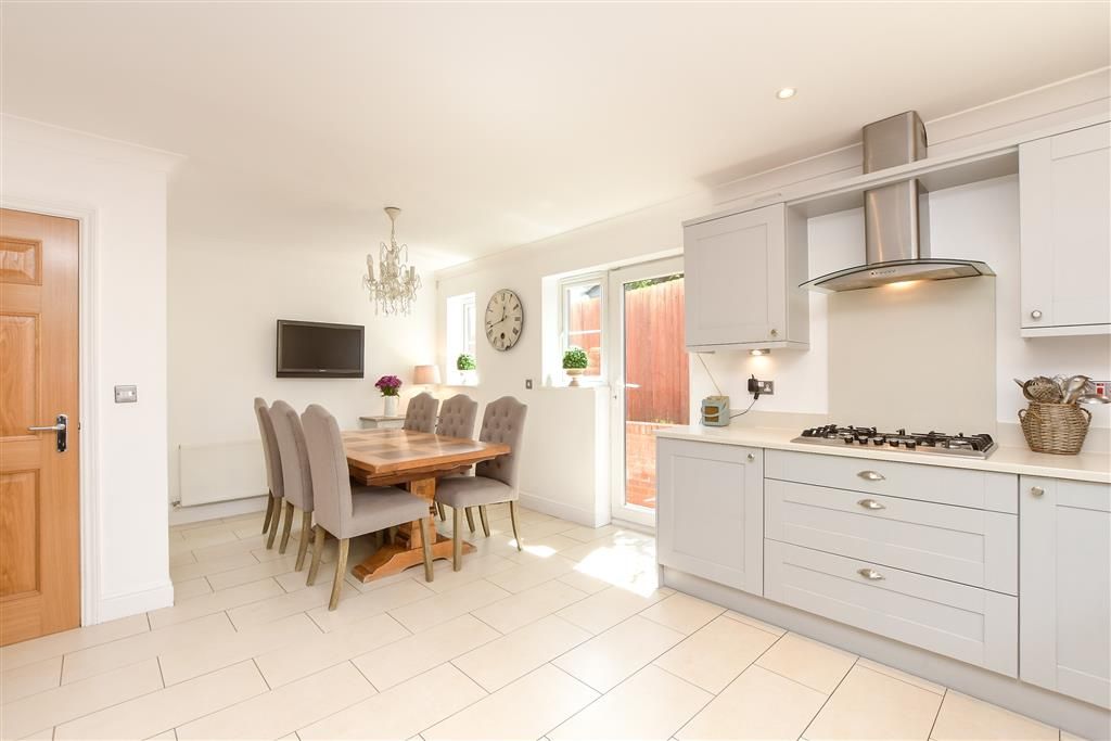 Property photo 1 of 17 Kitchen/Diner