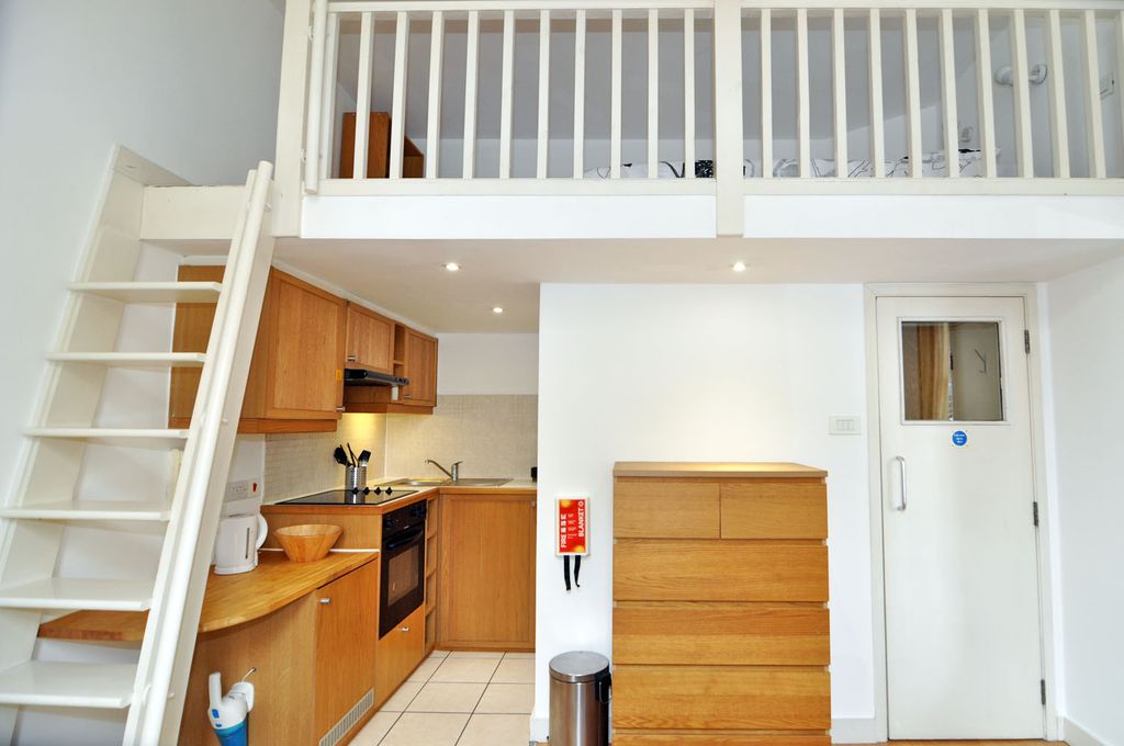 Property photo 3 of 6 Gallery