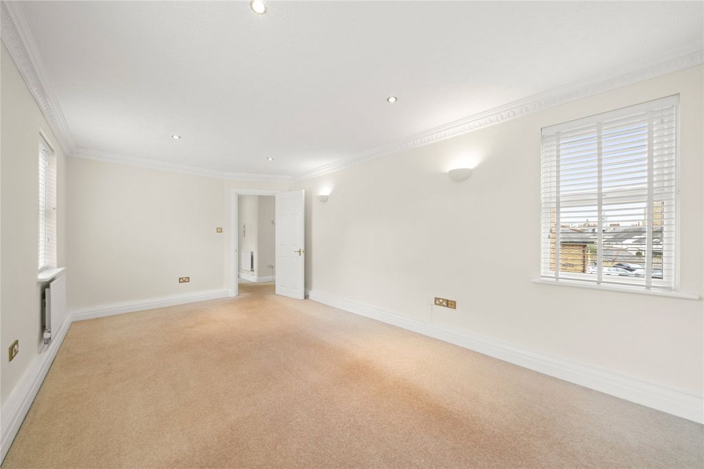 Property photo 2 of 13 2