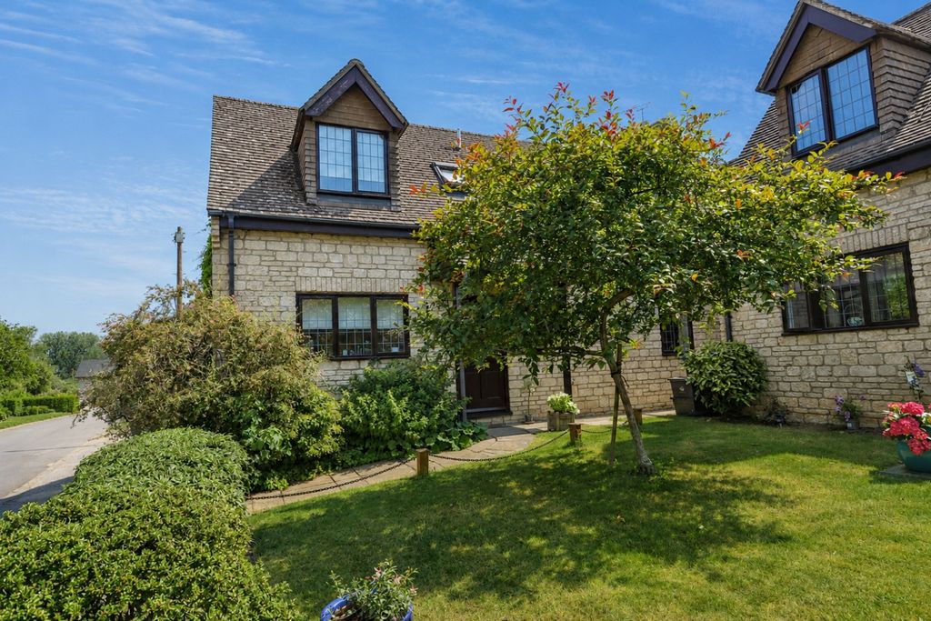 Property photo 1 of 21 3Ffdb313-78D1-4674-82F1-2C70Beb7Eabf