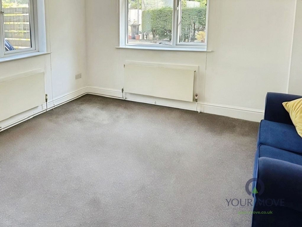 Property photo 3 of 6 Lounge