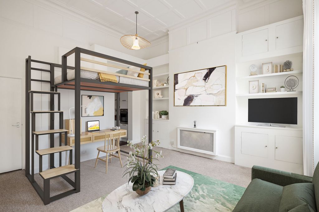 Property photo 1 of 8