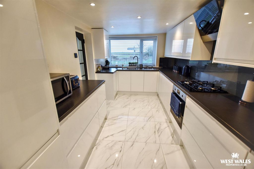 Property photo 3 of 26 7 (2).Jpg