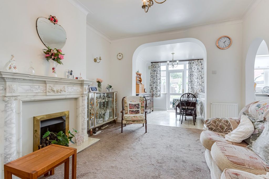 Property photo 1 of 11