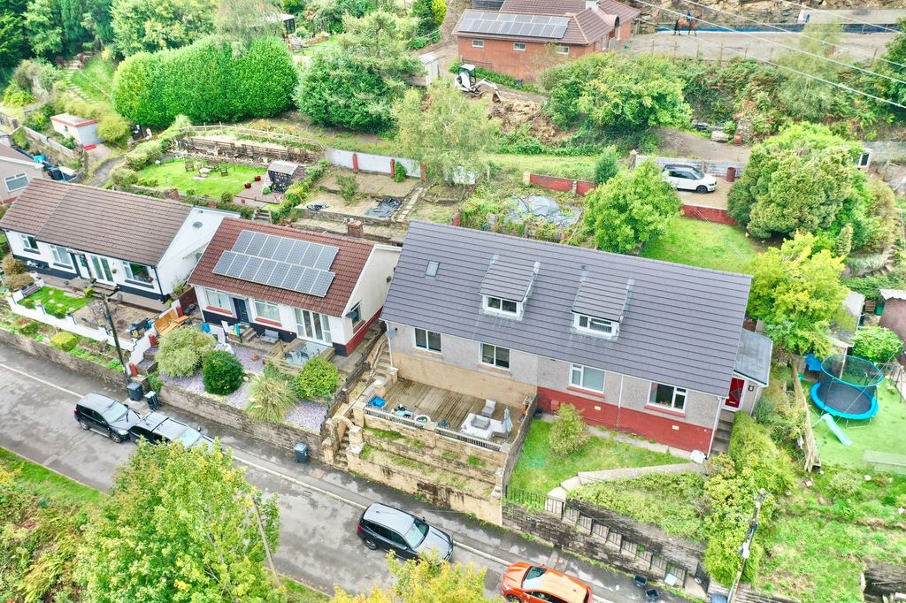 Property photo 1 of 31