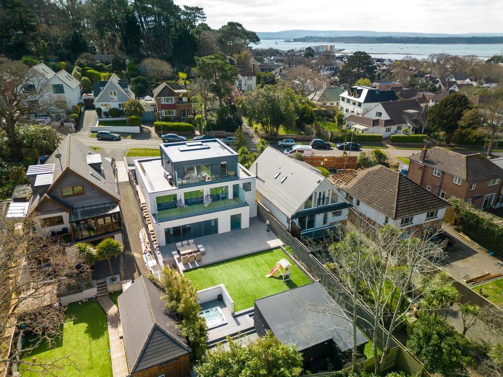 Property photo 1 of 44