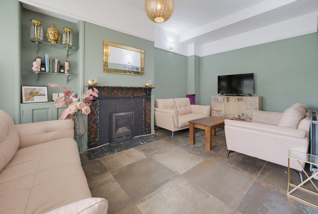 Property photo 2 of 38