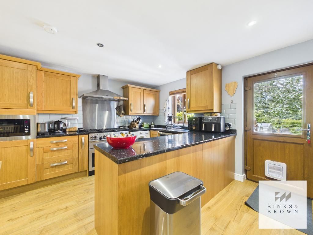 Property photo 3 of 19
