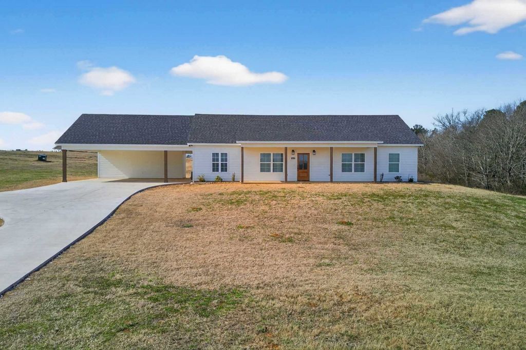 Property photo 1 of 31
