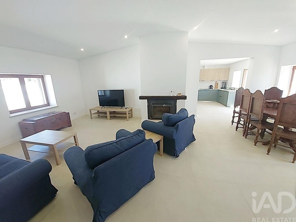 Property photo 3 of 27