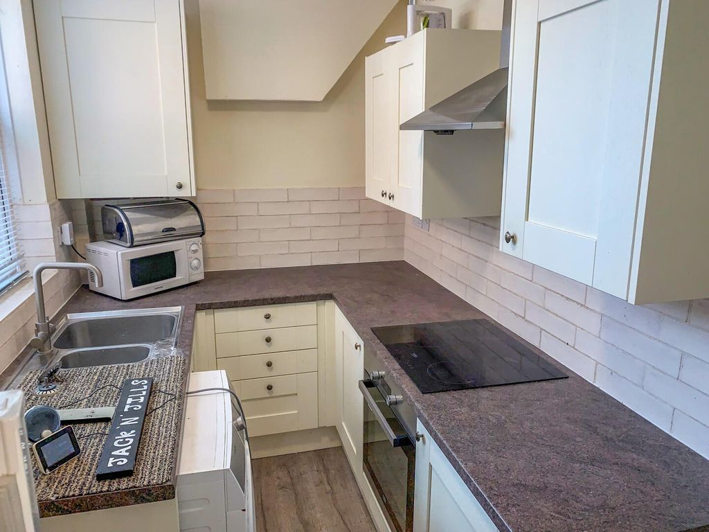 Property photo 2 of 5 Kitchen