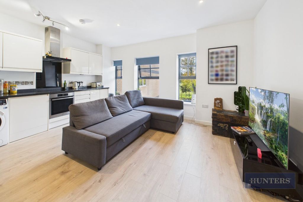 Property photo 3 of 11 Cam05152G0-Pr0249-Still008.Jpg