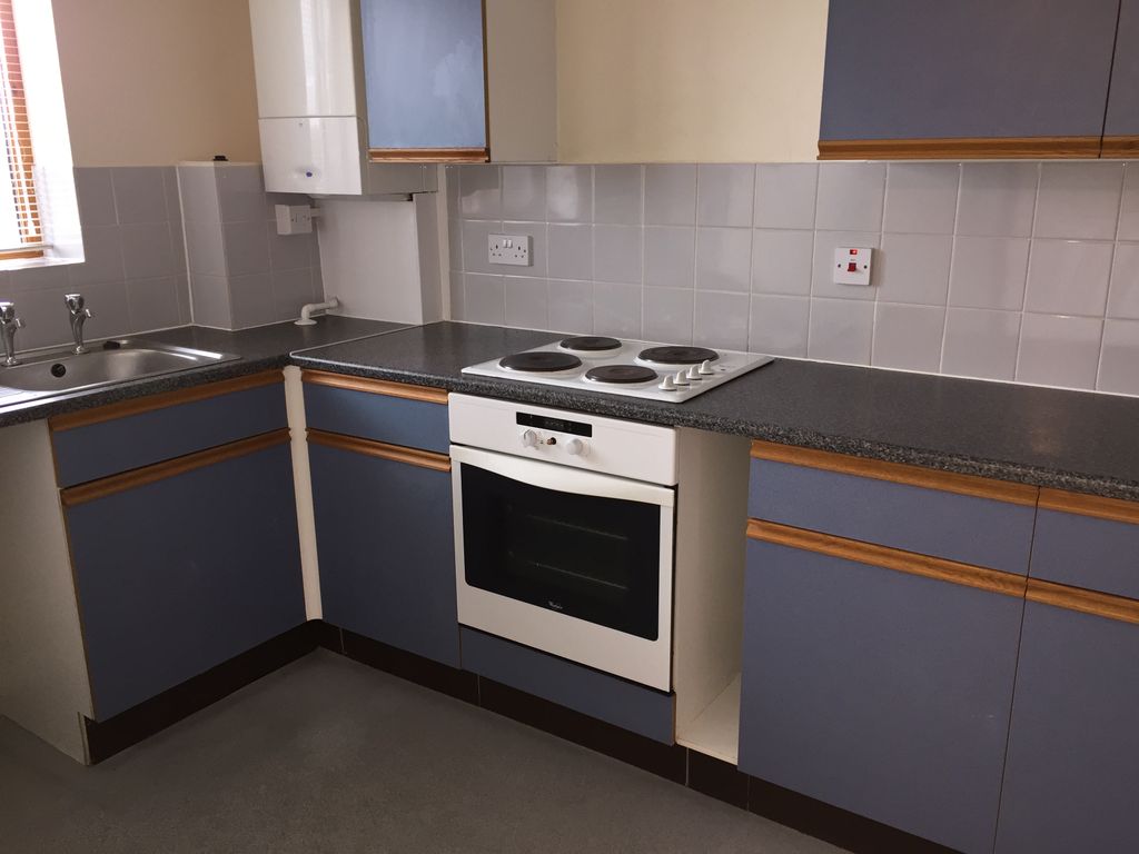 Property photo 1 of 6 Kitchen