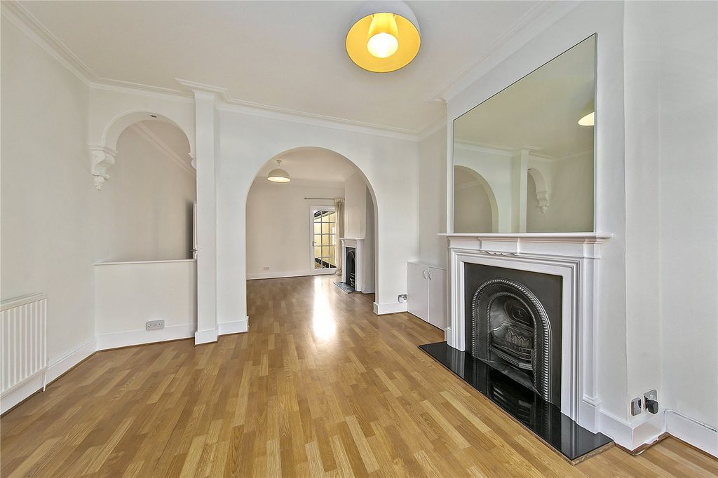 Property photo 2 of 14 Picture No. 02