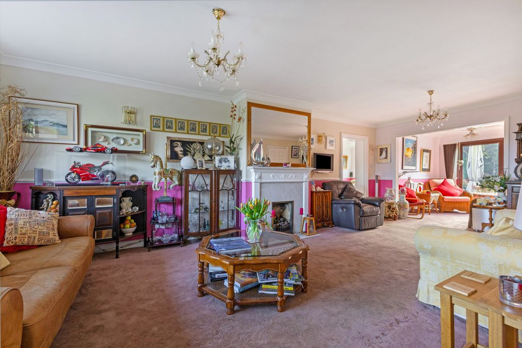 Property photo 3 of 13