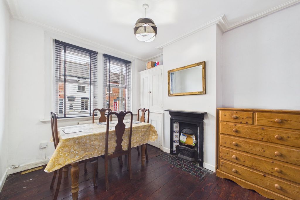 Property photo 3 of 9 Picture No. 16