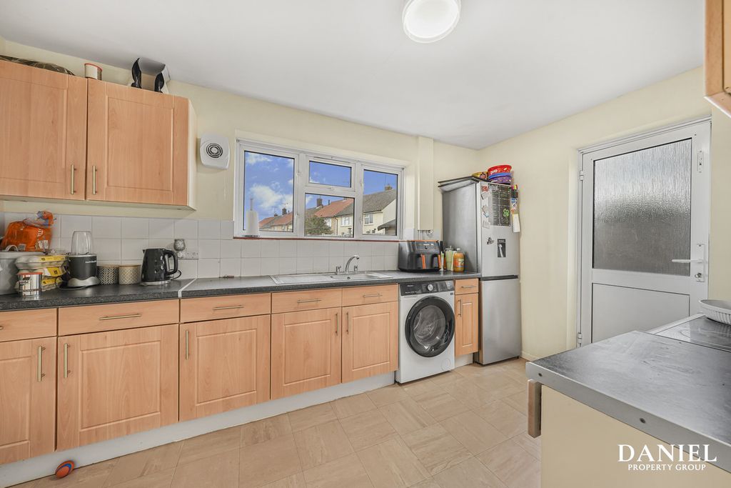 Property photo 3 of 30